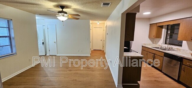 Building Photo - 406 Whitewing Cir