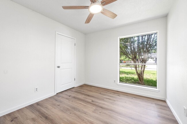 Building Photo - 6526 Lynngate Dr