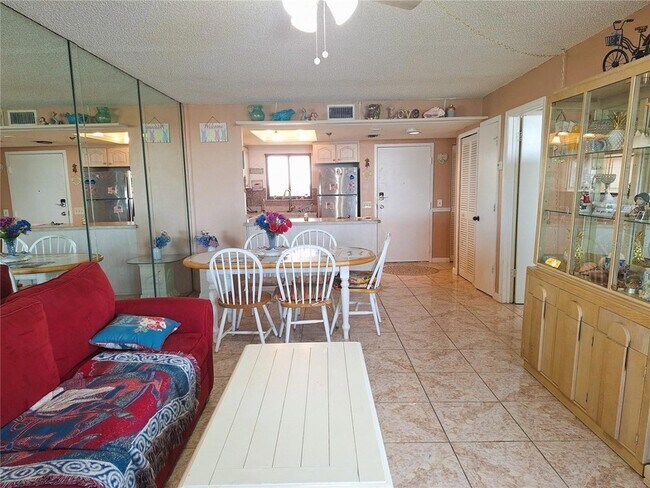 Building Photo - 6009 Sea Ranch Dr