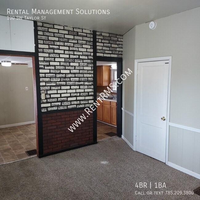 Building Photo - 100 SW Taylor St