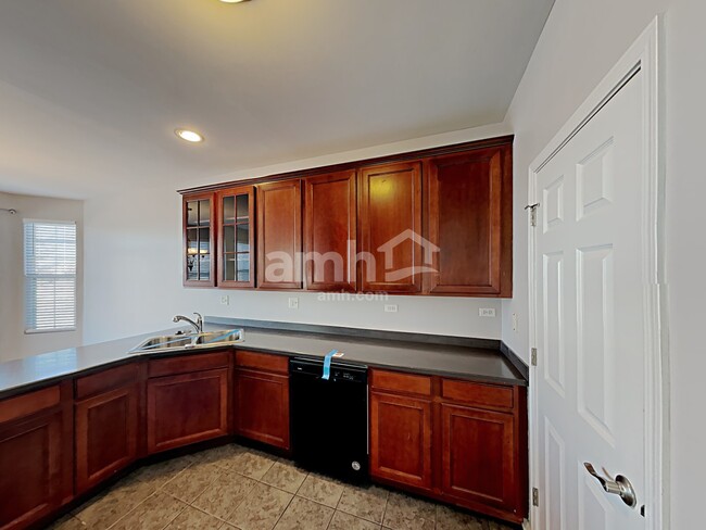 Building Photo - 645 Springbrook Trl