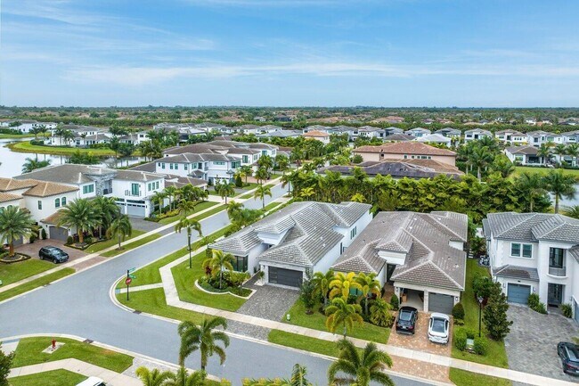 Building Photo - 9109 Fiano Pl