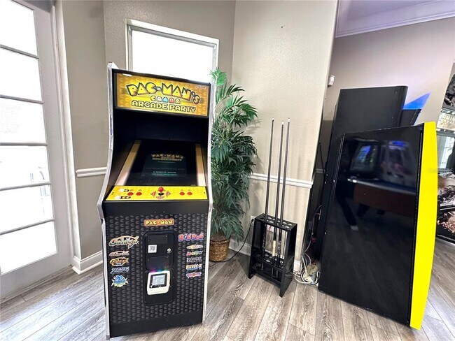 Building Photo - 5048 Shoreway Loop