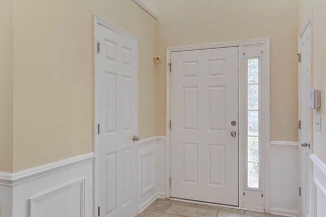 Building Photo - 2457 Scholar Ln