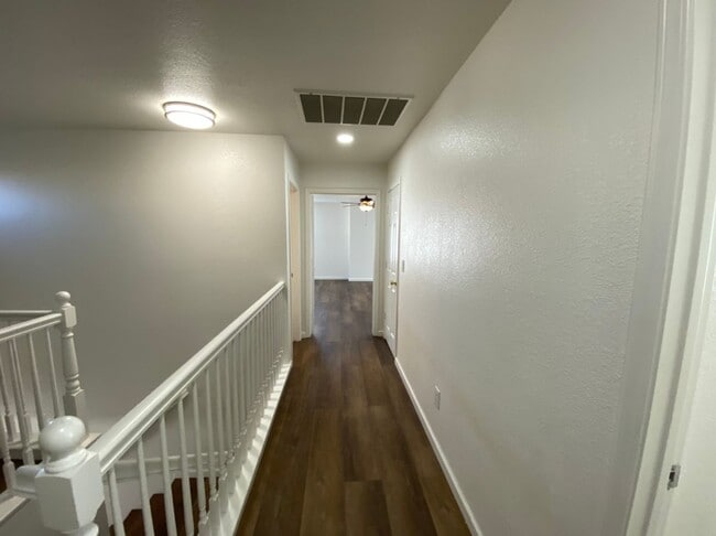 Building Photo - 6 bedroom in Manteca!