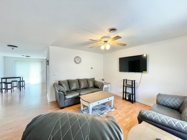 Building Photo - 210 Beaver St