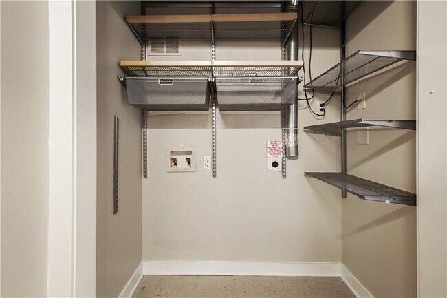 Building Photo - 232 19th St NW