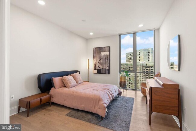 Building Photo - 7887 Jones Branch Dr