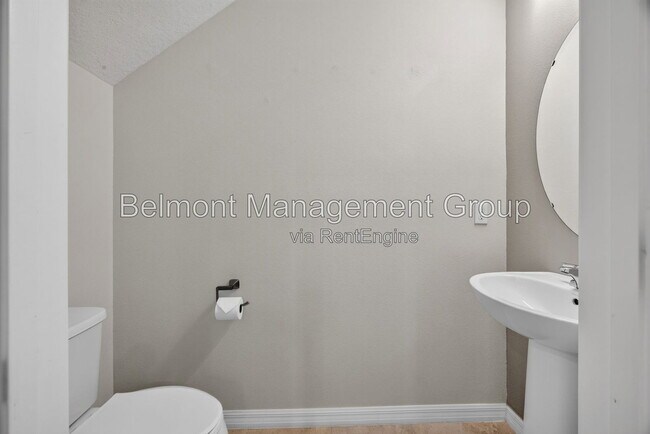 Building Photo - 3004 Alessa Loop