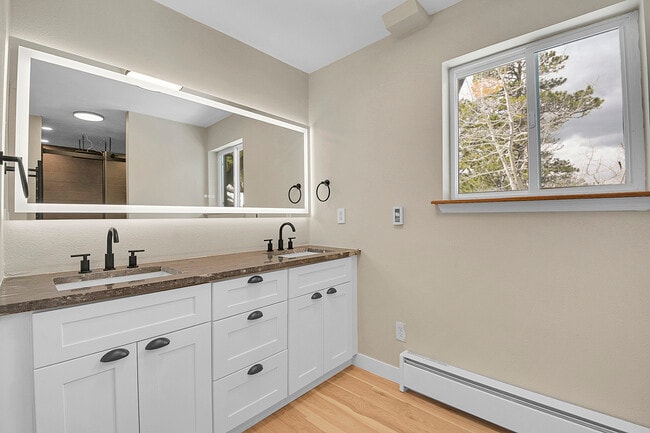 Building Photo - 45 Lodgepole Dr