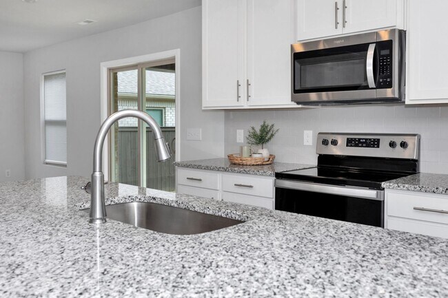 Building Photo - 3 Bedroom House in East Limestone