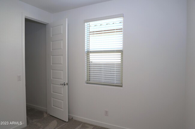Building Photo - 9316 W Sells Dr