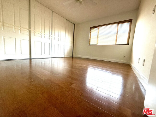 Building Photo - 5310 Lindley Ave