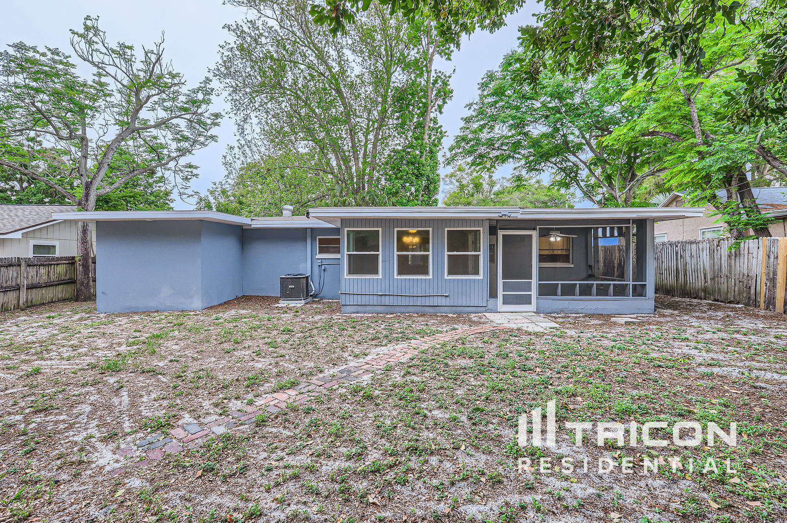 Building Photo - 131 E Virginia Ln