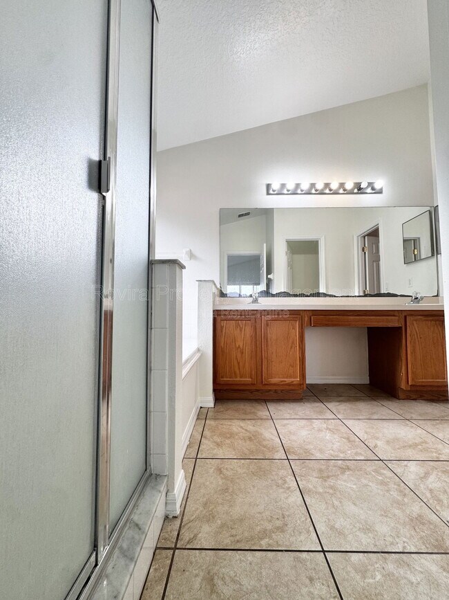 Building Photo - 4521 Declaration Dr