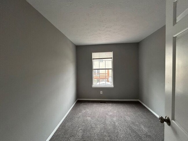 Building Photo - 3 Bedroom Opportunity Area (BRHP/HCVP)