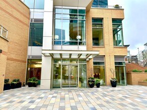 Building Photo - 1Bd/1Ba Bellevue Condo