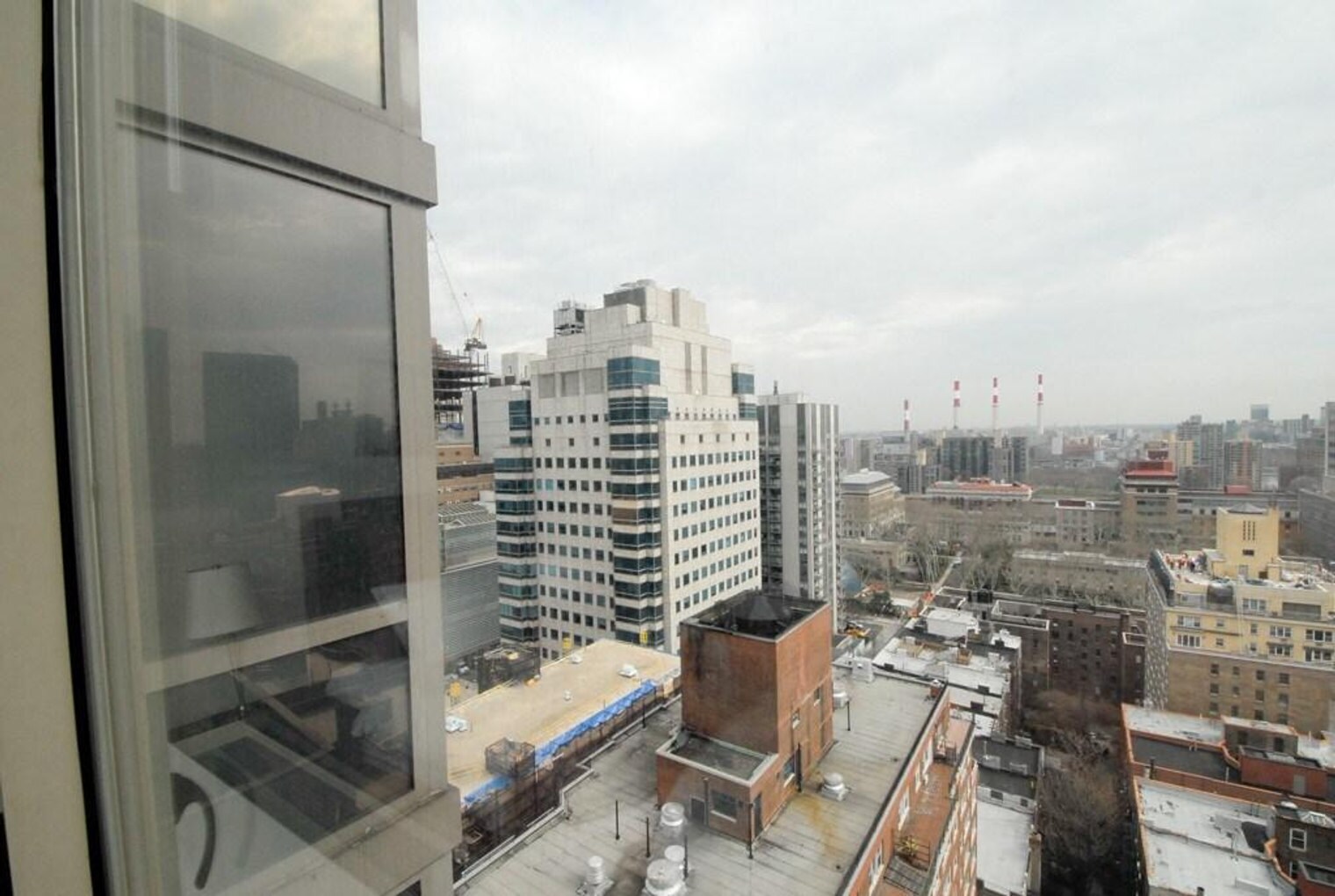 Building Photo - 400 E 66th St