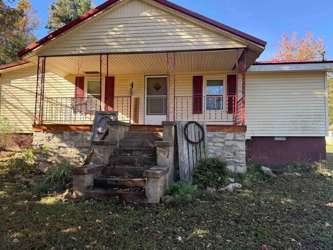 Primary Photo - 122 Helm Rd