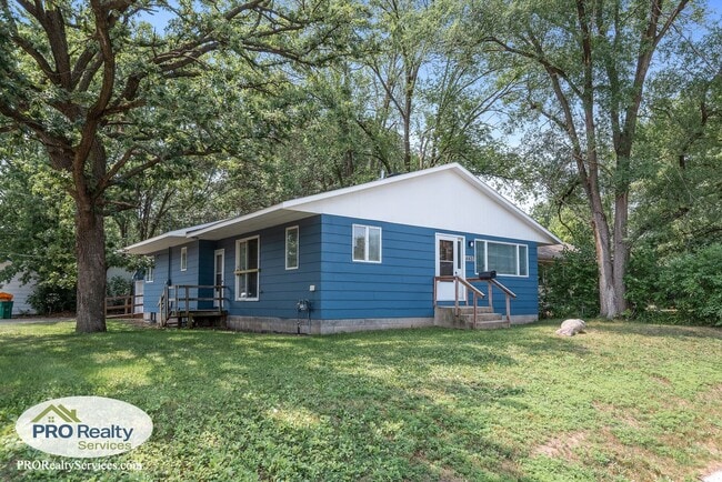 Building Photo - 5 Bedroom Home in Crystal