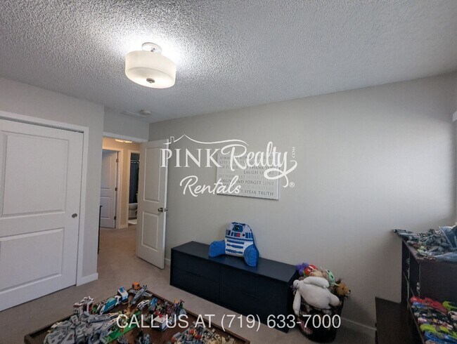 Building Photo - 3230 Breckenridge Dr W