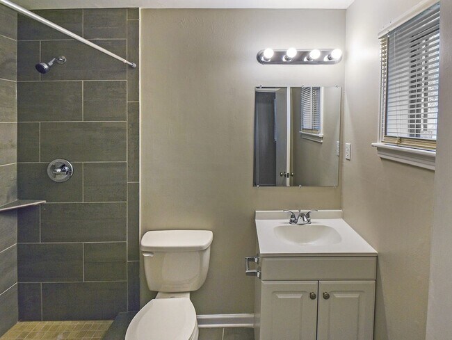 Building Photo - NEWLY UPDATED Mid-Century Mod home with 2 beds, 2 baths.