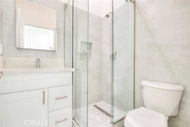 Building Photo - 353 N Mariposa St