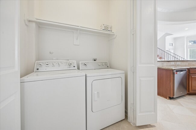 Building Photo - 5210 Petty St