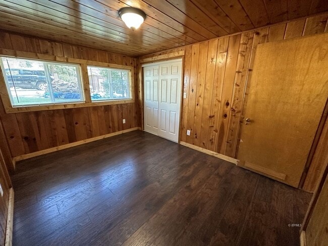 Building Photo - 25630 Oakwood St