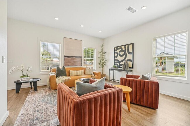 Building Photo - 6300 W Memorial Rd