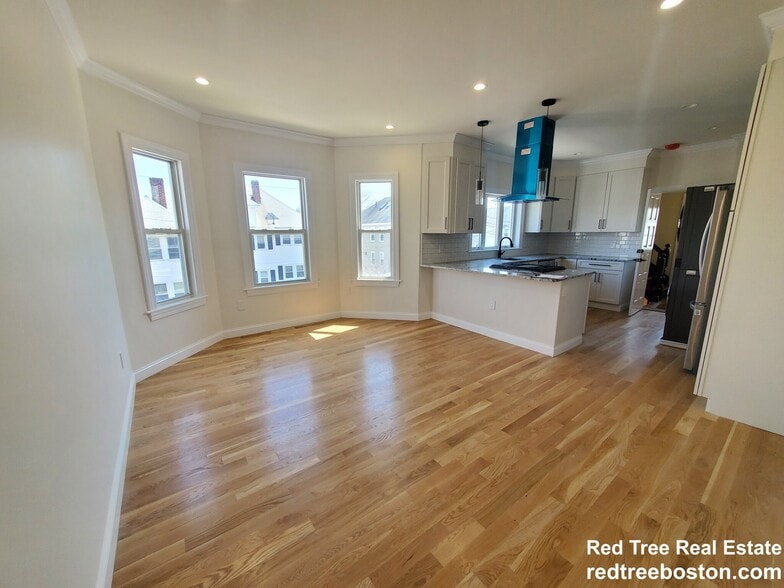 Building Photo - 258 Belmont St