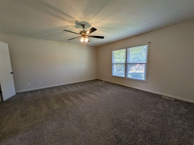 Building Photo - 809 Margret Dr
