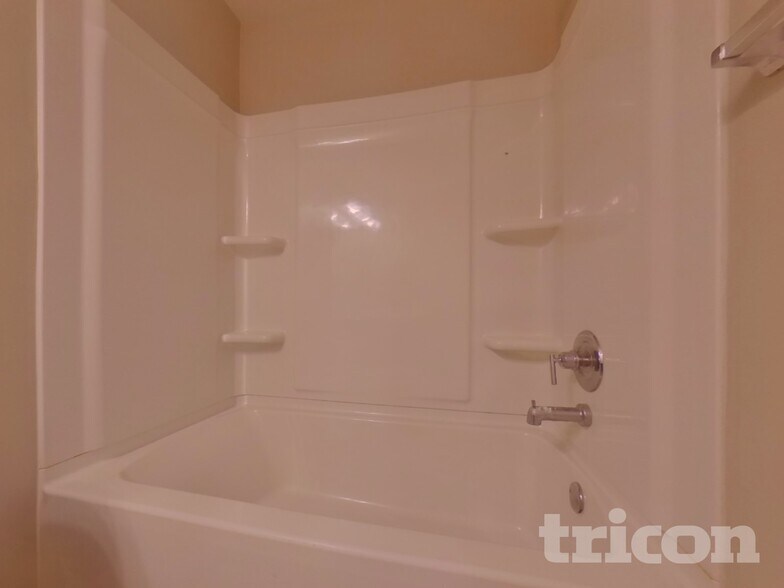 Building Photo - 4691 Electric Ave SW