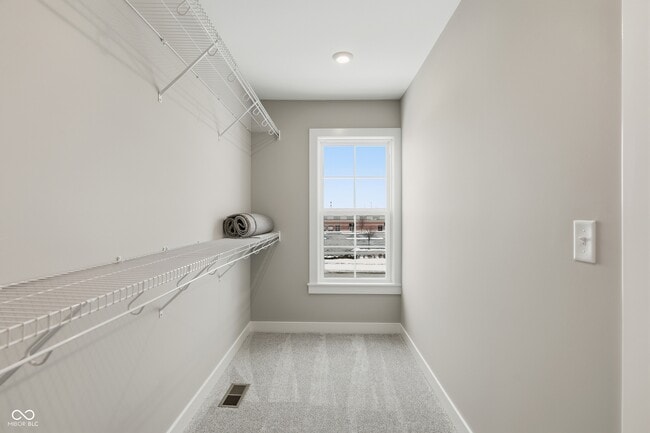 Building Photo - 404 Elite St