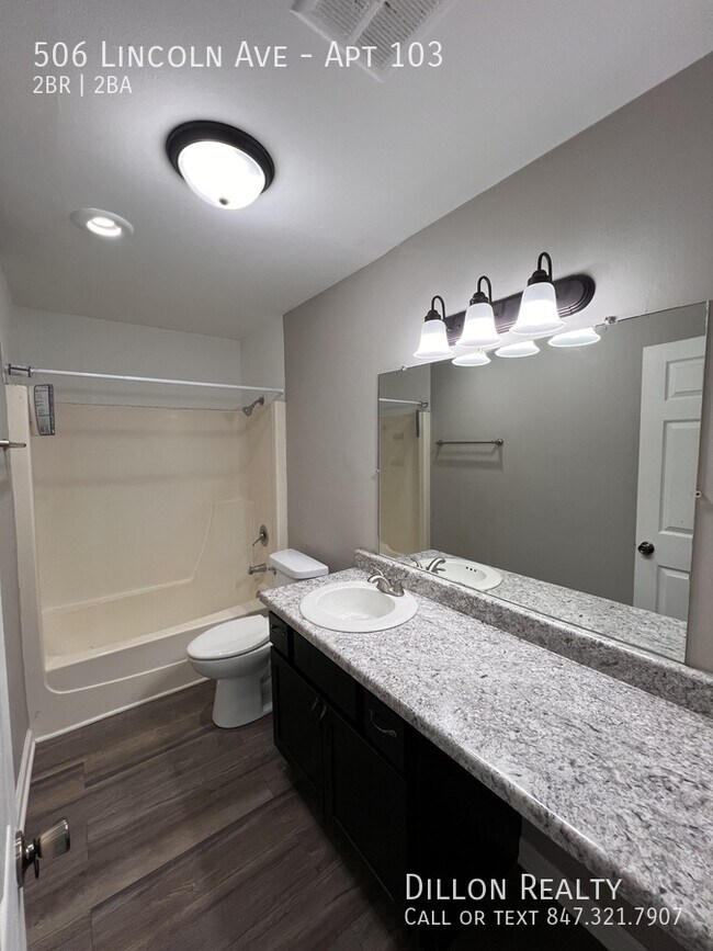 Building Photo - 506 Lincoln Ave