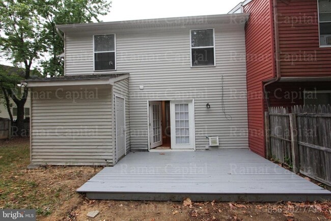 Building Photo - 207 Hampshire Rd