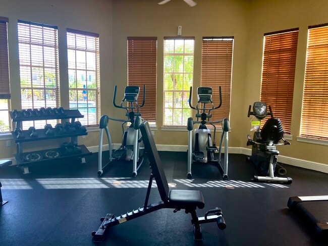 Building Photo - 8821 Manor Loop