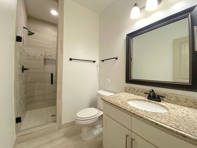 Building Photo - East El Paso 4bed/3bath Refrig A/C