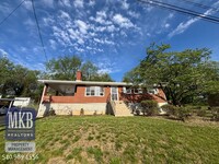 Building Photo - 3435 Troxell Rd SE