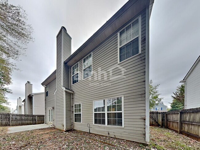 Building Photo - 875 Clairidge Ln