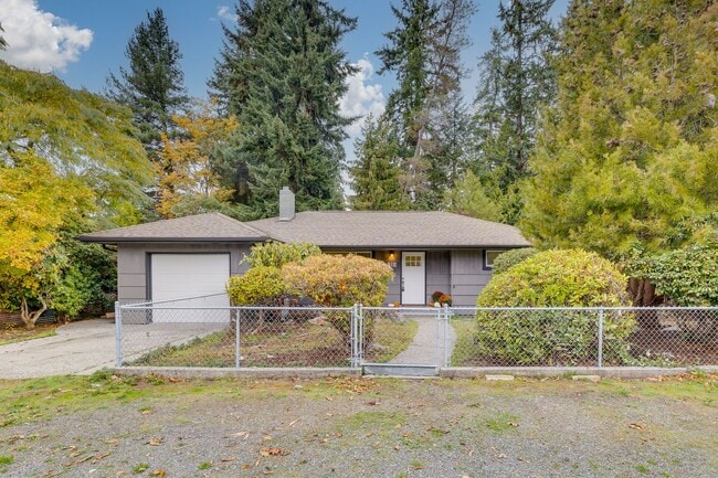 Building Photo - Beautifully Remodeled 3-Bedroom Home in a ...