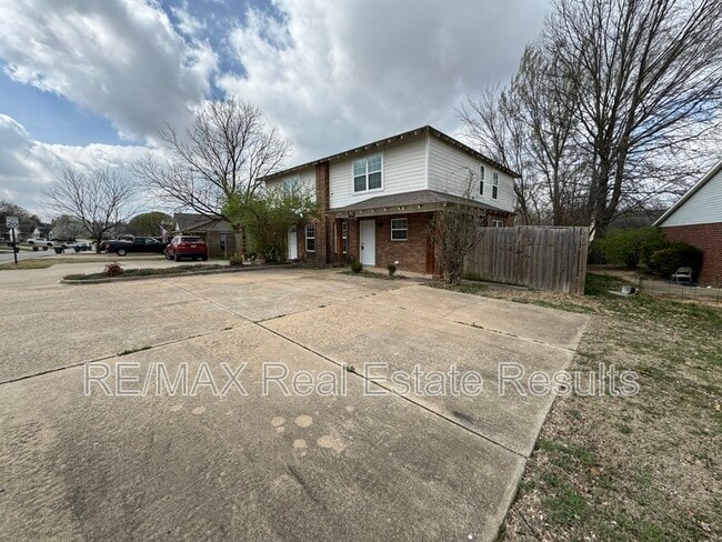 Building Photo - 1523 N Dawn Dr