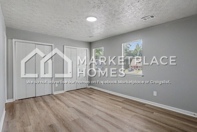 Building Photo - 956 Windwood Ct
