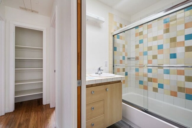 Building Photo - 8715 N Washburne Ave