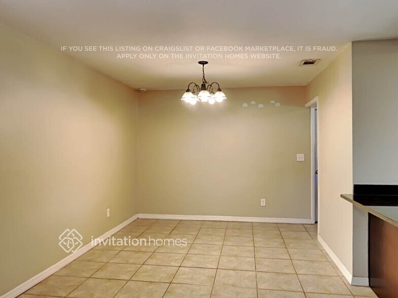 Building Photo - 1449 Spring Ln