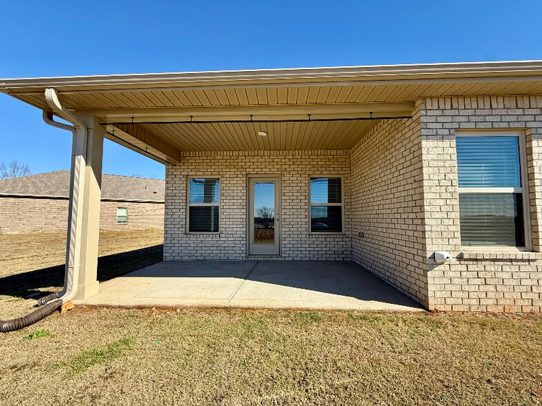 Building Photo - 160 High Leaf Dr