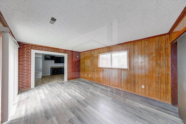 Building Photo - 4007 Downes Dr