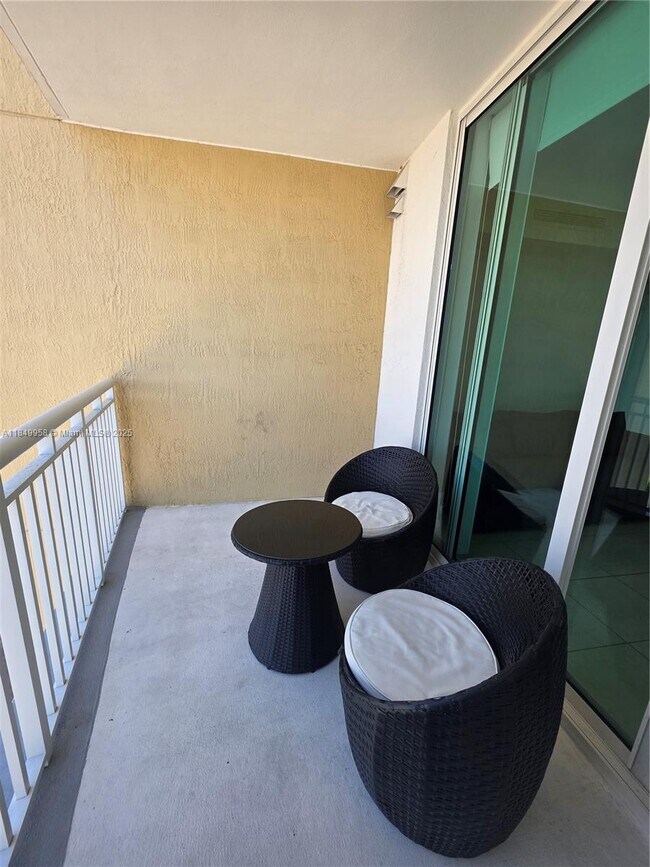 Building Photo - 1745 E Hallandale Beach Blvd