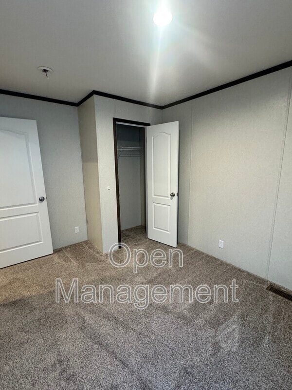 Building Photo - 301 Mantle Ave