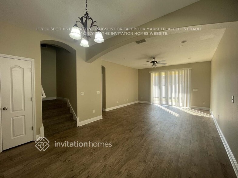 Building Photo - 411 Thicket Crest Rd